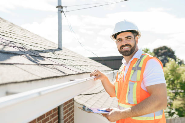 Best Roof Gutter Cleaning  in Oswego, KS